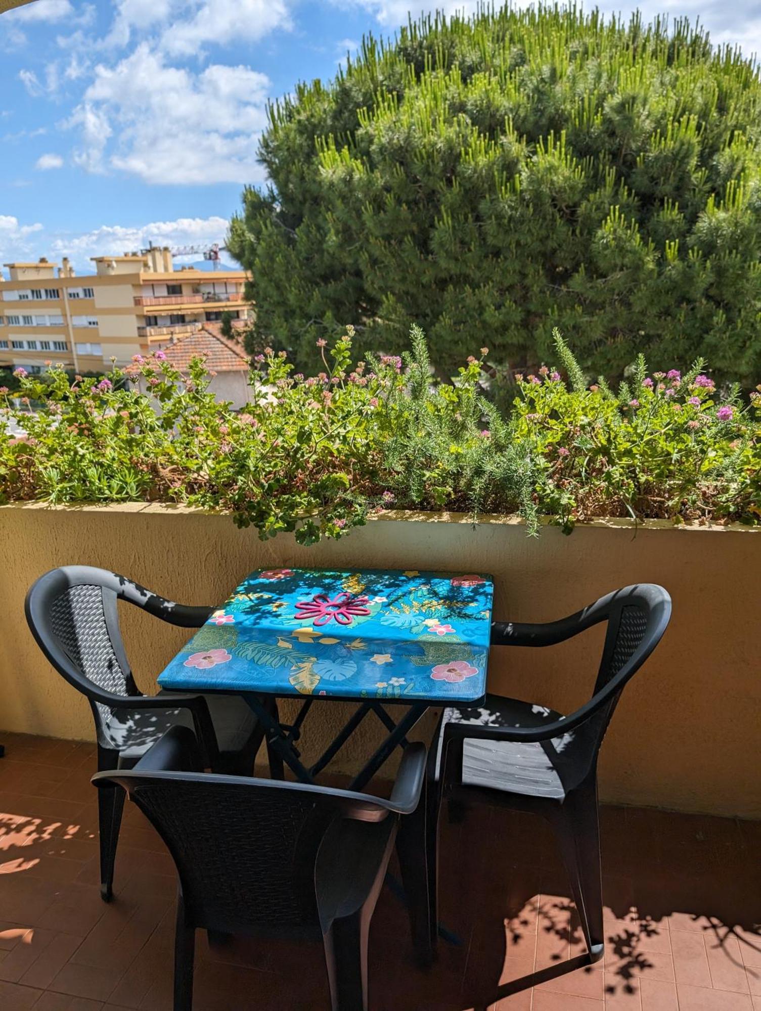 Studio Calme Dernier Etage Antibes Bagian luar foto